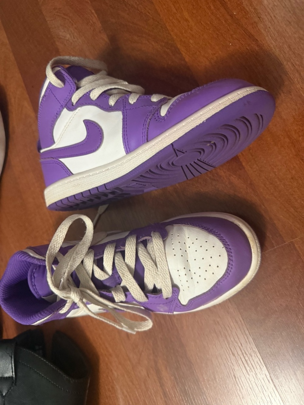 Jordan Kids High-Top Sneakers in Purple and White